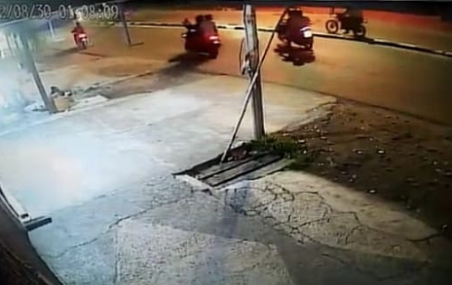 komplotan_begal_pakai_samurai_rampas_sepeda_motor_dan_hp_di_brayan