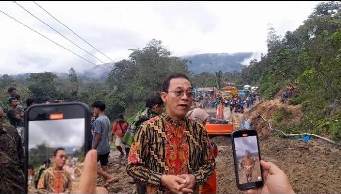 kondisi_jalan_rusak_di_batu_jomba_tapsel_dibahas_komisi_v_dpr_ri_ke_menteri_pupr