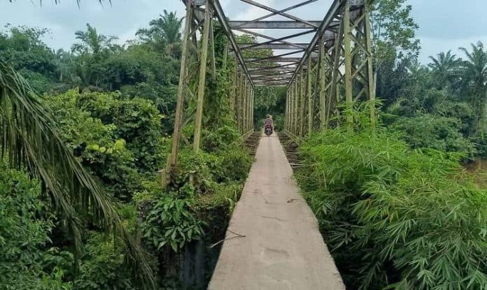 kondisi_jembatan_timbaan_sei_mangkei_peninggalan_belanda_kian_memprihatinkan