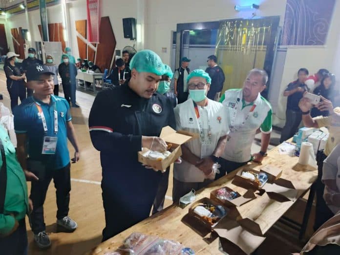 konsumsi_pon_dituding_tak_layak_viral_menpora_ri_atlet_makan_prasmanan_di_hotel