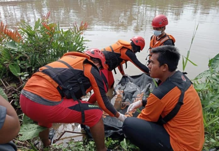 korban_hanyut_di_sungai_bedagai_sergai_ditemukan_meninggal_dunia