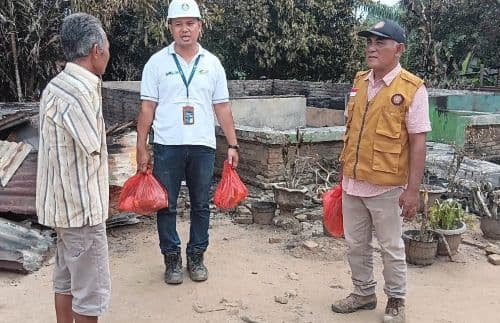 korban_kebakaran_di_desa_buluh_duri_sipispis_dapat_bantuan_dari_ptpn_iv