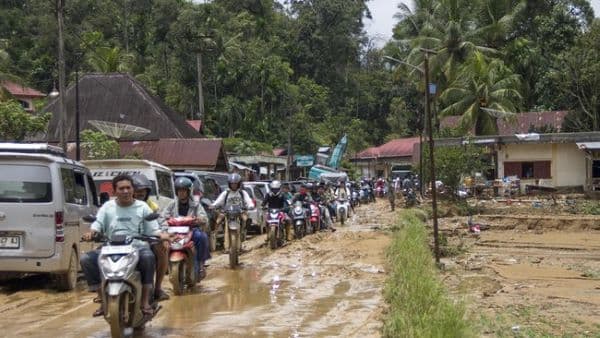 korban_tewas_bertambah_pemda_tetapkan_tanggap_darurat_banjir_sumbar