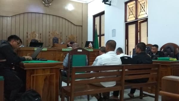 korupsi_gapura_dan_tembok_pagar_uinsu_tuntungan_lima_terdakwa_didakwa_telan_rp795_juta