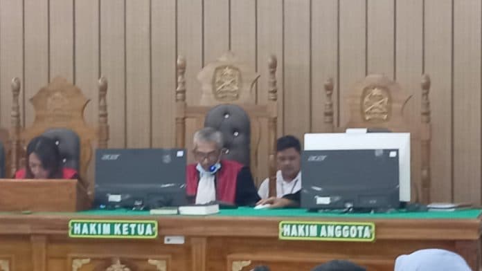 korupsi_pengadaan_elpiji_mantan_kades_s_tiga_aeknabara_divonis_2_tahun_penjara