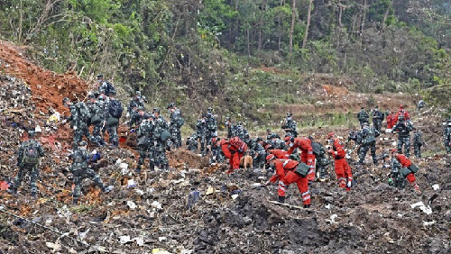 kotak_hitam_kedua_pesawat_china_eastern_airlines_yang_jatuh_ditemukan