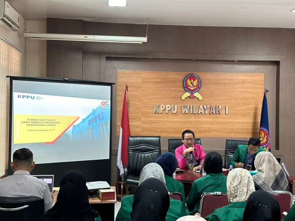 kppu_kanwil_i_berikan_pemahaman_persaingan_usaha_kepada_mahasiswa_uinsu_dan_uisu