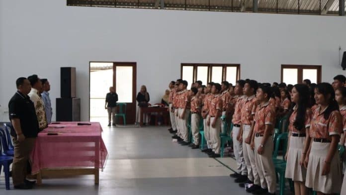 kpu_dairi_sosialisasi_ke_pelajar_agar_menjadi_pemilih_cerdas_dan_aktif