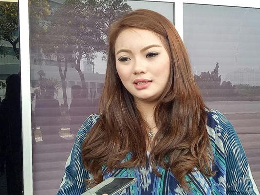 kpu_diminta_membatalkan_pencalonan_hillary_lasut