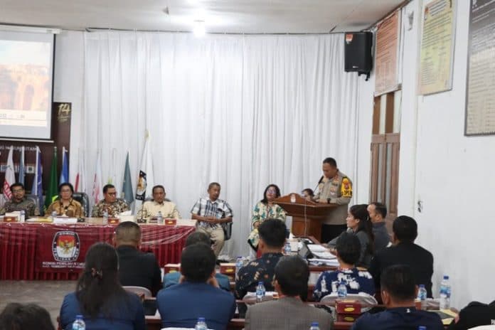 kpu_humbahas_gelar_rekapitulasi_caleg_diminta_lapang_dada_menerima_hasilnya