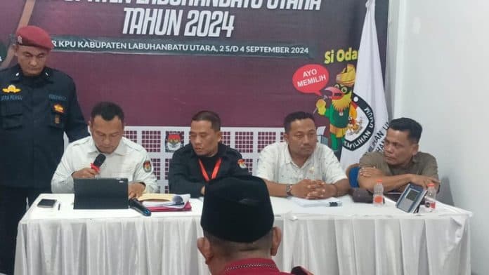 kpu_labura_kembalikan_berkas_pencalonan_ahmad_rizal