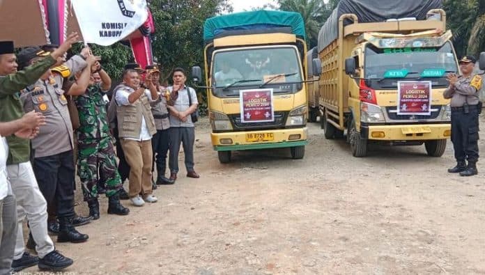 kpu_palas_salurkan_logistik_pemilu_tahap_pertama