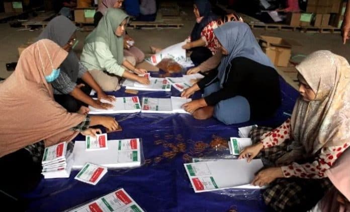 kpu_sumut_proses_sortir_lipat_setting_dan_packing_surat_suara_capai_5174_persen