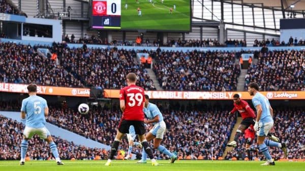 kuasai_jalannya_pertandingan_city_tertinggal_0_1_dari_mu_di_babak_pertama