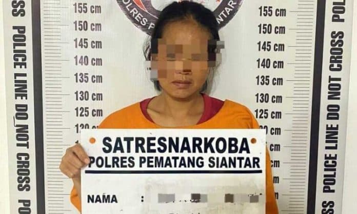 kurir_sabu_wanita_ditangkap_sat_narkoba_polres_siantar