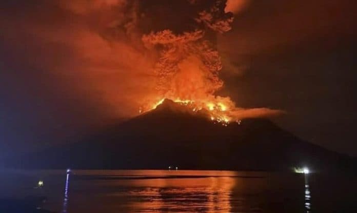 kurun_3_hari_terakhir_6_gunung_di_indonesia_erupsi