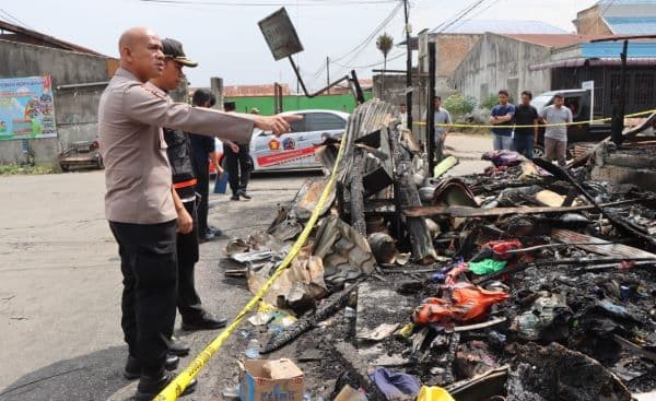 labfor_polda_sumut_temukan_beberapa_fakta_kebakaran_rumah_wartawan_di_karo