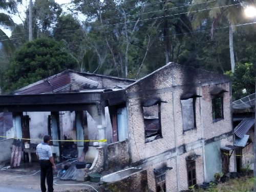 lagi_kebakaran_hanguskan_1_unit_rumah_di_dairi