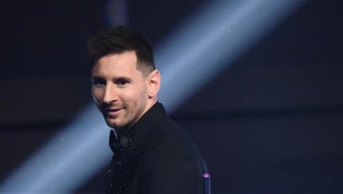 lagi_lionel_messi_jadi_pemain_terbaik_fifa_2023