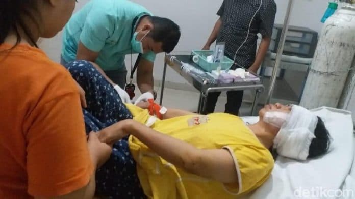 lagi_pitbull_serang_manusia_pipi_kiri_korban_robek