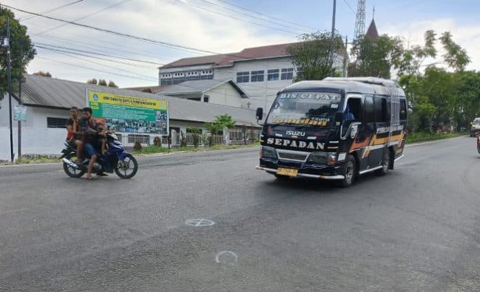 laka_lantas_di_depan_smpn_7_siantar_heboh_kanit_laka_orang_mabuk_itu