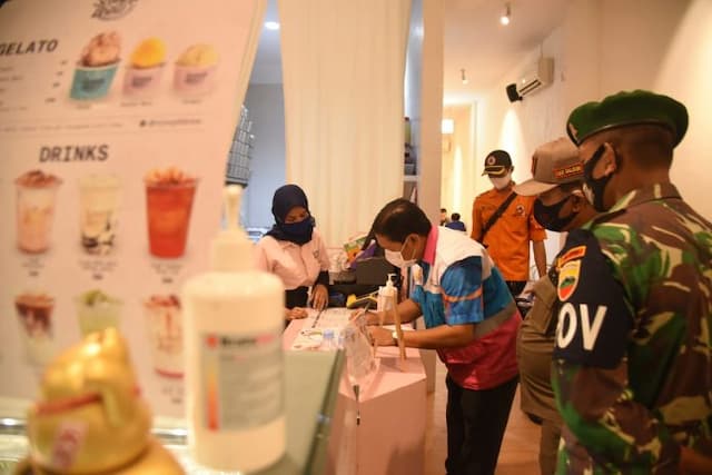 langgar_protokol_kesehatan_10_restoran_ditegur_tertulis_dan_puluhan_orang_disanksi