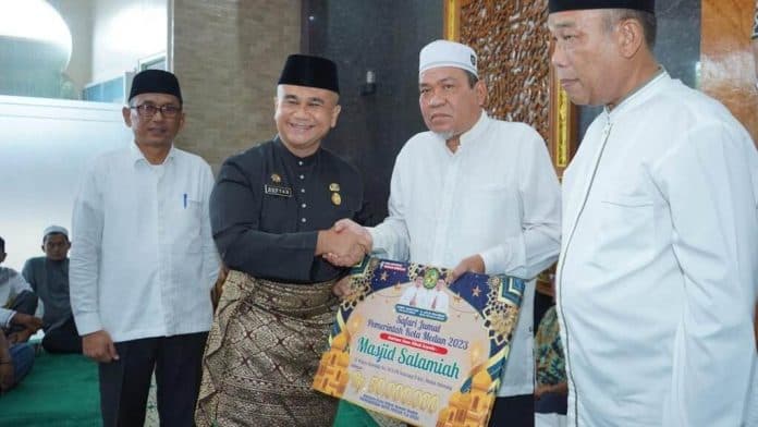 lanjutkan_program_masjid_mandiri_wali_kota_kota_medan_peradaban_agama_islam