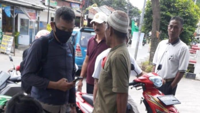 lansia_odgj_tewas_di_spbu_depok_bawa_tas_isi_uang_rp120_juta