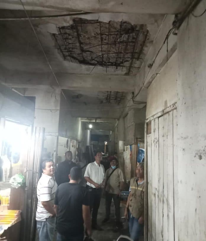 lantai_2_gedung_iv_pasar_horas_ambruk_ini_kata_dirut_pd_phj_pematang_siantar
