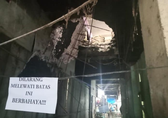 lantai_2_gedung_iv_pasar_horas_pematang_siantar_ambruk