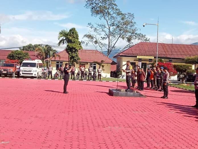 layani_pemudik_nataru_kapolres_toba_janji_berikan_kenyamanan