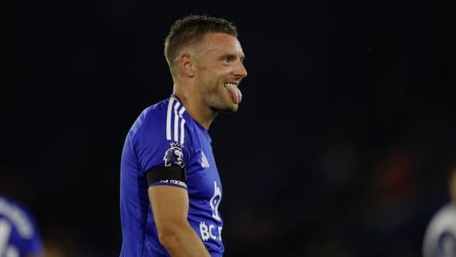 ledek_fans_tottenham_vardy_bawa_bawa_gelar_premier_league