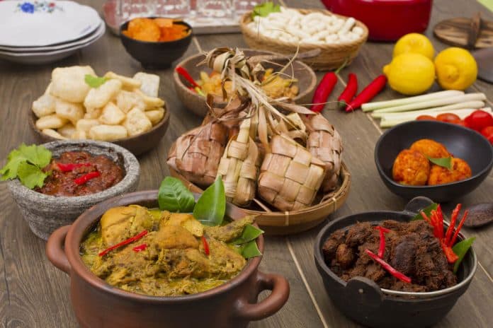leher_tegang_dan_pusing_bisa_muncul_setelah_makan_hidangan_tinggi_lemak
