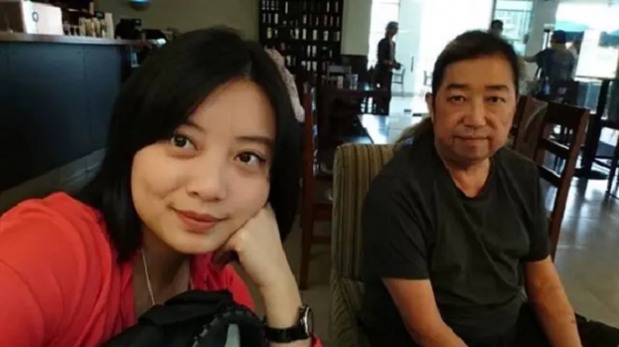 leony_vitia_berduka_atas_kepergian_ayah_tercinta