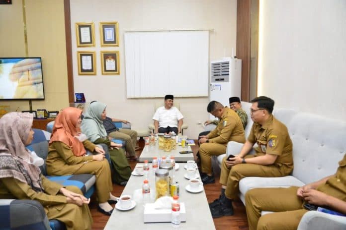 lepas_kafilah_mtq_vi_korpri_2022_bupati_batu_bara_minta_jaga_kesehatan