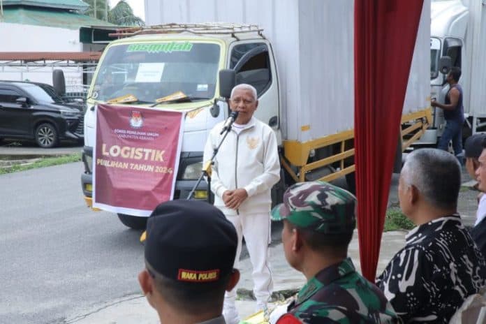 lepas_masa_cuti_surya_kembali_aktif_dan_pantau_distribusi_logistik_pilkada_2024