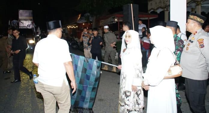 lepas_pawai_takbiran_keliling_idul_adha_ini_ajakan_plt_bupati_labuhanbatu