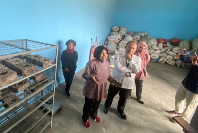 lewat_bank_sampah_di_sidamanik_limbah_rumah_tangga_disulap_jadi_pundi_pundi_rupiah