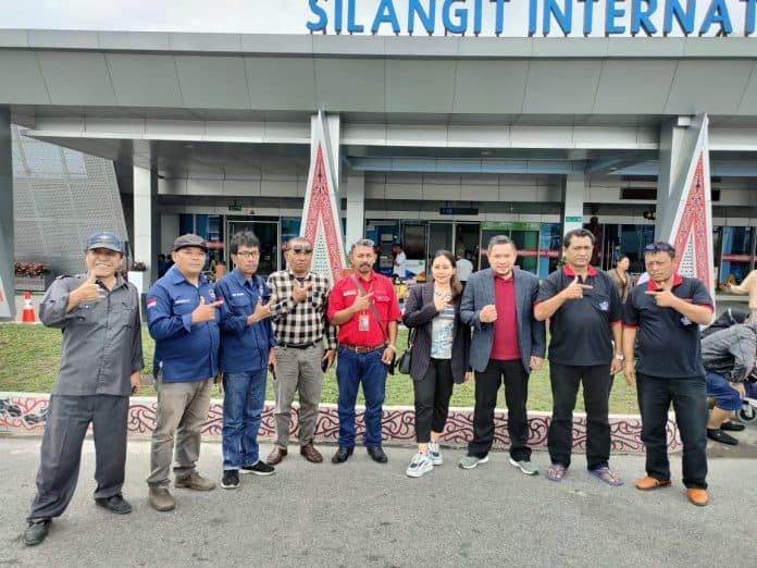 libur_lebaran_penumpang_di_bandara_silangit_taput_meningkat