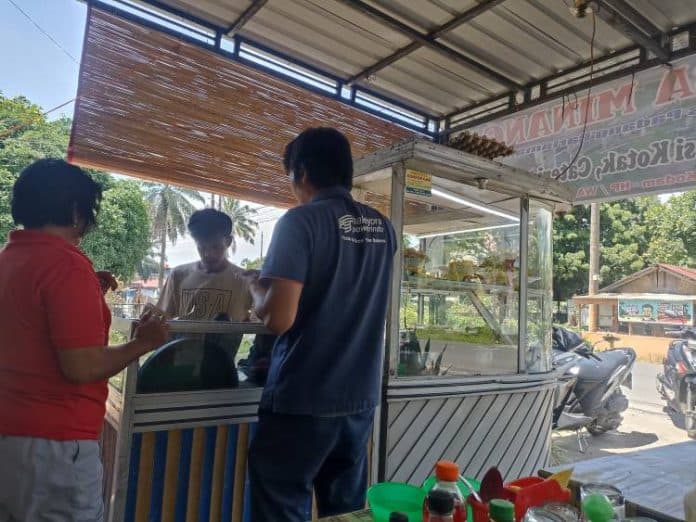 libur_semester_rumah_makan_di_seputaran_kampus_iv_uinsu_tetap_ramai