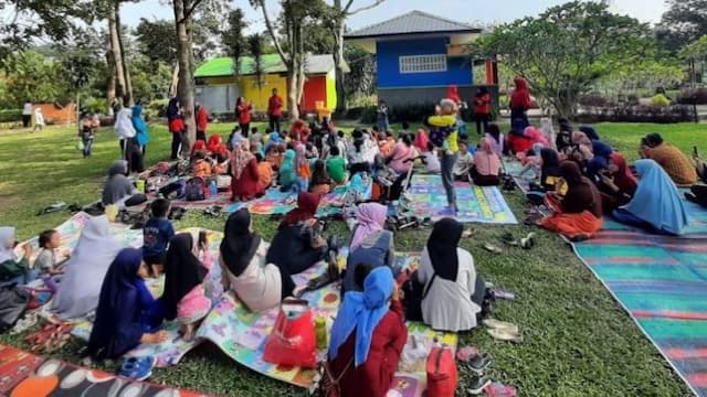 libur_tahun_baru_pengunjung_padati_taman_buah_lubuk_pakam