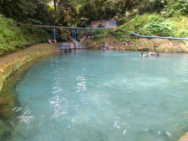liburan_nataru_bersama_keluarga_ini_5_pemandian_seru_di_simalungun
