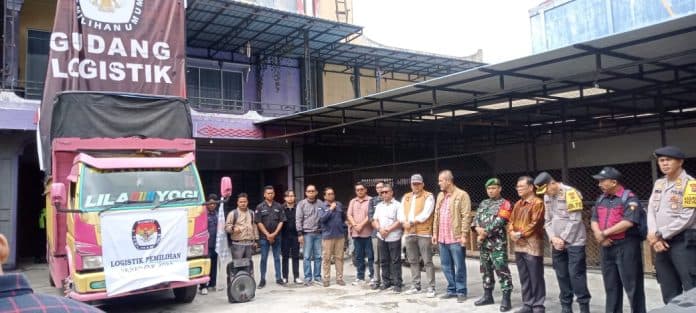 lima_kecamatan_pendistribusian_logistik_pilkada_di_karo_disalurkan