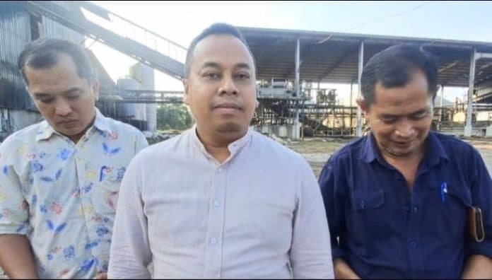 limbah_yang_cemari_sungai_bacang_berasal_dari_pt_sbe
