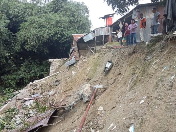 longsor_di_siantar_seret_lampu_jalan_warga_merasa_tak_nyaman_saat_hujan