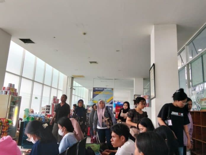 lonjakan_pemudik_nataru_terminal_amplas_padat_dan_jalanan_macet
