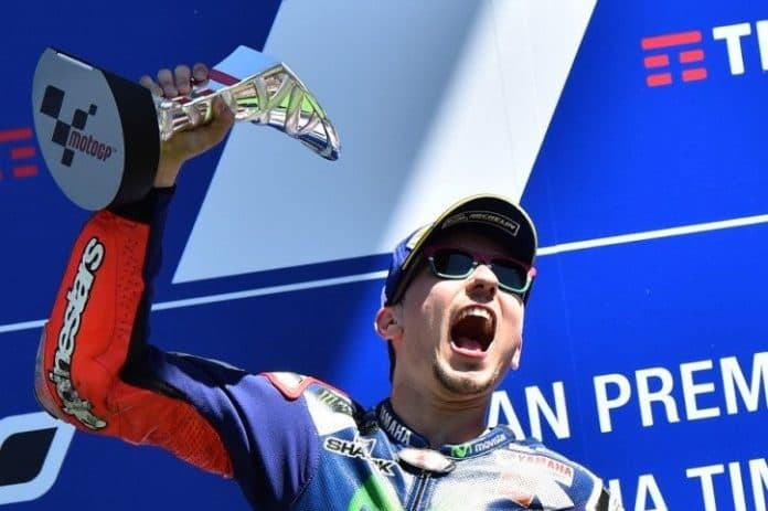 lorenzo_juarai_grand_prix_motogp_virtual_di_silverstone