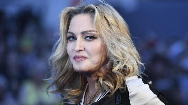 madonna_dikecam_akibat_teori_konspirasi_vaksin_covid_19