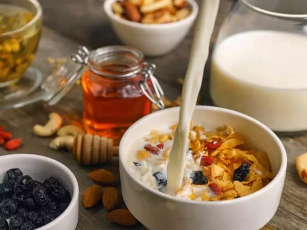 madu_dan_susu_efektifkah_jika_dikonsumsi_bersama