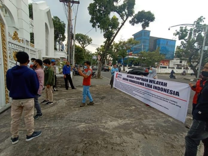 mahasiswa_lira_sumut_soroti_proses_tender_pembangunan_jalan_senilai_rp40_miliar